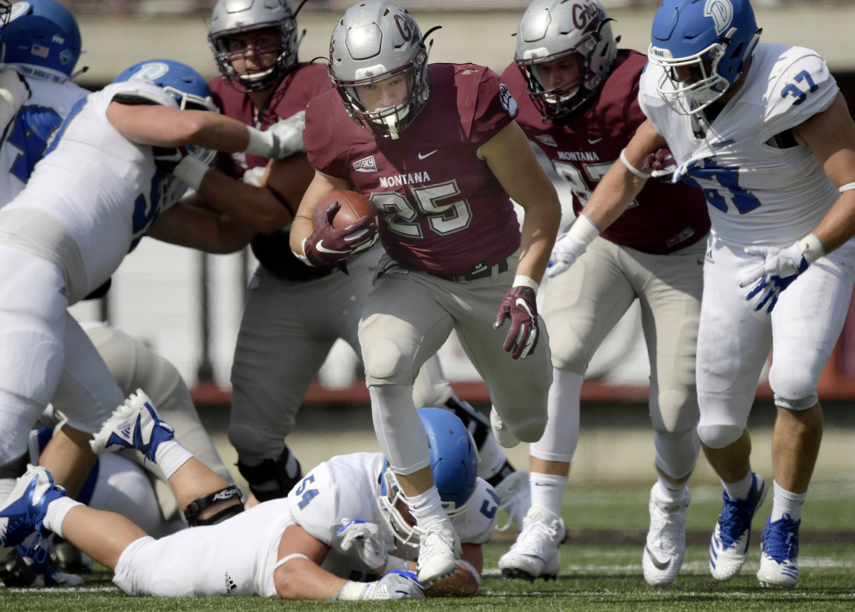 Montana defeats Drake04.JPG